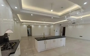 175 متر / تاپ لوکیشن/ کلید نخورده