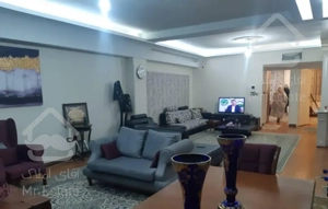 آپارتمان ۲۰۰ متری سه طبقه یکجا