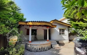 عباس آباد 250 متر زمین 105 متر فلت 2 خواب.