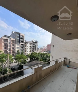 ساختمان بر علیزاده دو کله بدون مشرف غرق نور
