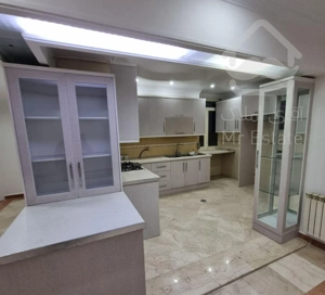 فروش آپارتمان ۱۳۵ متری ۳ خوابه در بلوار آلاله