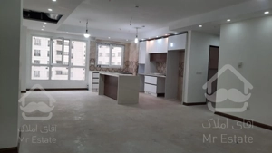 ۱۱۷متر شهرک راه اهن منطقه۲۲ طبقات بالا نزدیک دریاچه