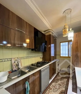 ۸۲متری/۲خواب/بازسازی شده/خوش نقشه