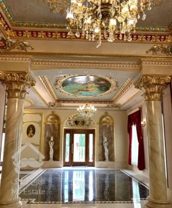 196 متر برج باغ در قلب نیاوران آجودانیه