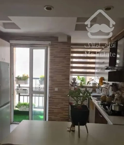 ۷۷متر ، پونک ، آفتابگیر ( تخلیه است )