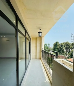 فروش آپارتمان ۱۲۲متری/مرکز شهر/طبقه چهارم