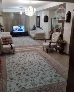 ۱۳۰متر/۳خواب/ تمیز/ کم واحد/ دریاچه چیتگر