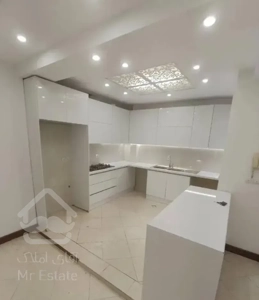 قیمت ویژه/دو خوابه/۸۲متر/۱۰ساله