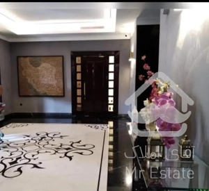 نیاوران ١٦٥ متر ساختمان با اصالت