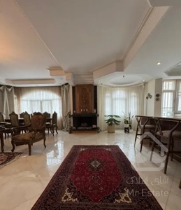 نیاوران ..گلسنگ آپارتمان ویلا ۲۱۰ متری ۳ خوابه