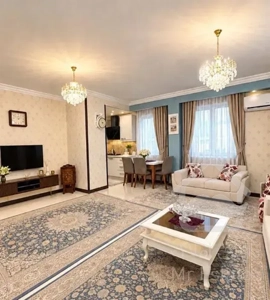 ۶۹ متر / غرق نور / چهارباغ / بدون مشابه