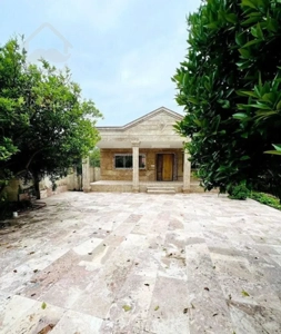 ویلا باغ با سازه نما کلاسیک