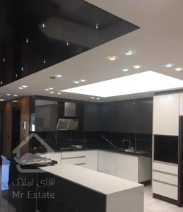 **آپارتمان138متر3خواب3طرف نور هشت بهشت شرقی**