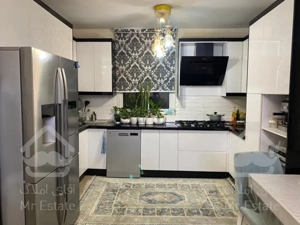 ۱۱۱ متر فول امکانات