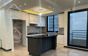 ۱۳۰ متر ۳ خواب سالن سرتا سر پرده خور الاله شرقی