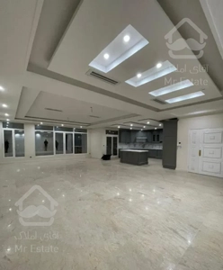 ۲۲۰ متری نزدیک ب مرکز خرید تجاری آبان (سامانیه)