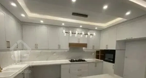 ۸۸متری بسیار خوش نقشه و نورگیر/تراس شیشه ای