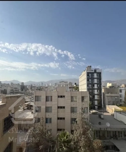 فروش آپارتمان ۱۴۲ متری ۳ خوابه در ونک