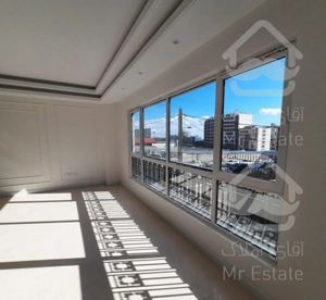 ۸۳متر/نوساز/سالن پرده خور/خطی رو به آفتاب/ویو دار