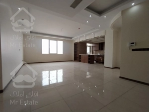 ۱۰۲ متر « کلید نخورده » طبقه ۸ / رو به آفتاب