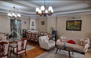 آپارتمان۹۶ متری  تمیز با ۲ پارکینگ