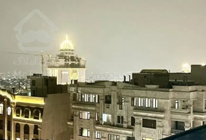 ۷۸ متر / خیابان عریض / خلوت / متریال درجه ۱
