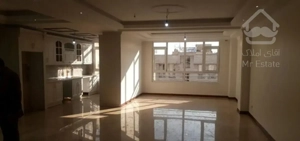 ۱۲۲متر /کلید نخورده /دو پارکینگ /پر نور