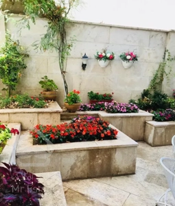 200 متر نیاوران 100 متر حیاط اختصاصی