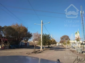 ۵۰۰ متر زمین مسکونی سند تک برگ همراه با آب برق گاز مناسب باغ و باغچه و ویلا سازی