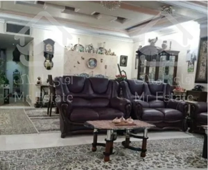 120 متر / سه خواب / اباذر/  رو به آفتاب