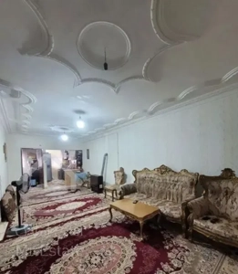 ۱۰۰ متری دو خوابه طبقه بالا حمیدیان خیابان ایران