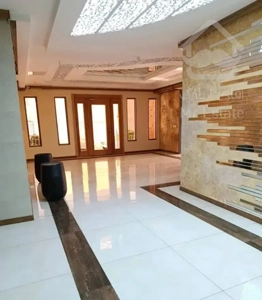 ۹۰متر/خوش نقشه/تاپ لدکیشن/غرق نور