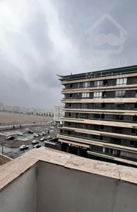 آپارتمان ۱۰۵متری طبقه سوم