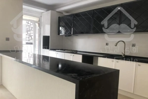 ۱۸۵متر کلیدنخورده