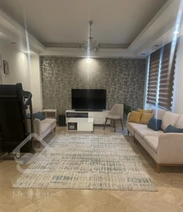 ۱۰۰ متری / حیاط مشجر وسیع/مشاعات بسیار تمیز