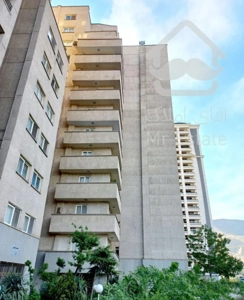 یک دستگاه واحد مسکونی در برج ایزدیار