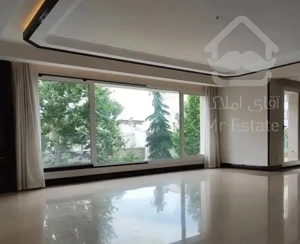 نیاوران 205 متر**تک واحدی** نور و لوکیشن استثنایی