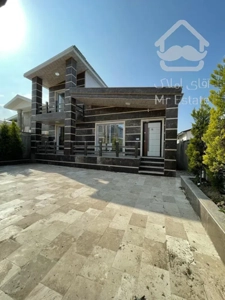 فروش ویلا ۳۶۰ متری نیم پیلوت با مدارک کامل