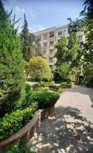 کامرانیه ۱۷۰ متر ۳ خواب خوش نقشه و نورگیر فول