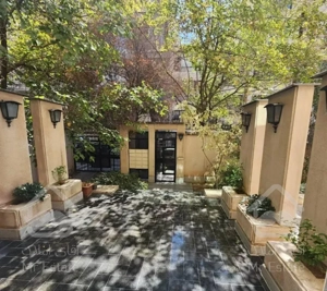 عباس آباد۹۳متر//حیاط دار