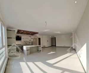 چهارباغ ١٣٥ متر تک واحدی نوساز فول