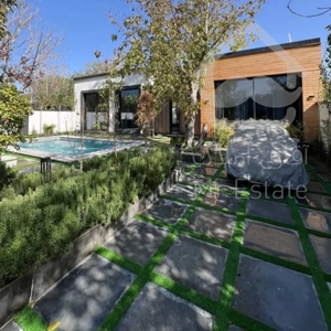 ویلا استخردار ۲۲۰متری