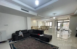 ۱۵۰ متر ۳ خواب دارای روف گاردن - نوساز - فرعی دنج