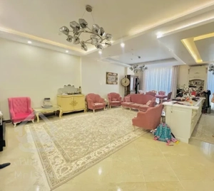 80  متر سالن پرده خور تاپ لوکیشن