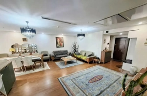 سه خوابه 139 متری غرب دریاچه جنب ایرانمال