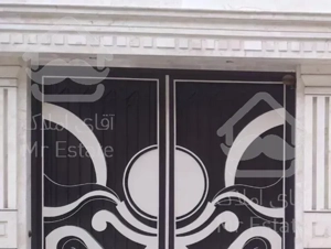 رنگ کاری.نقاشی.رنگ آمیزی.طرح دار.درب و پنجره