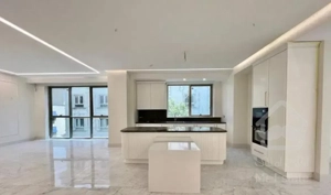 137متر 3 خواب فول امکانات