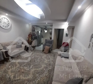 62متر با اسانسور و بالکن (۵ سال ساخت )