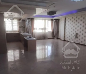 ۱۶۵متر لادن غربی غرق در نور