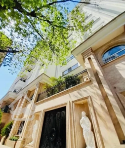 125 متر برج باغ نیاوران ، غرق در نور و ویو ابدى